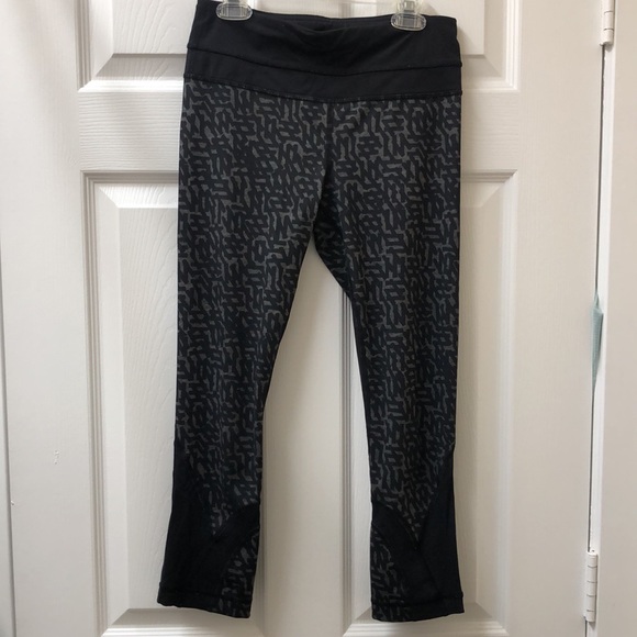 Lululemon Inspire Crop II *Full-On Luxtreme - Picture 4 of 14